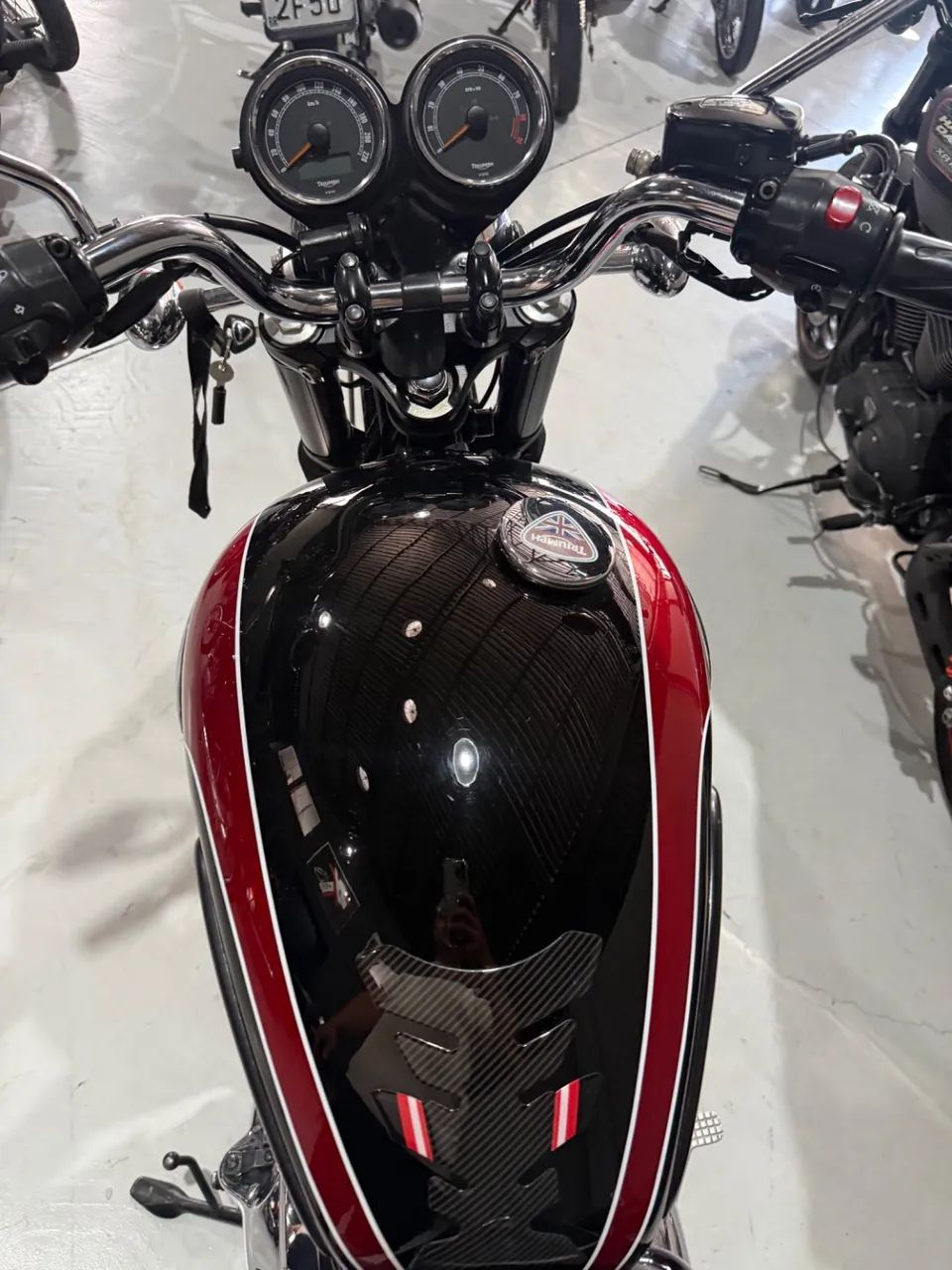 BONNEVILLE T100  - Foto 4