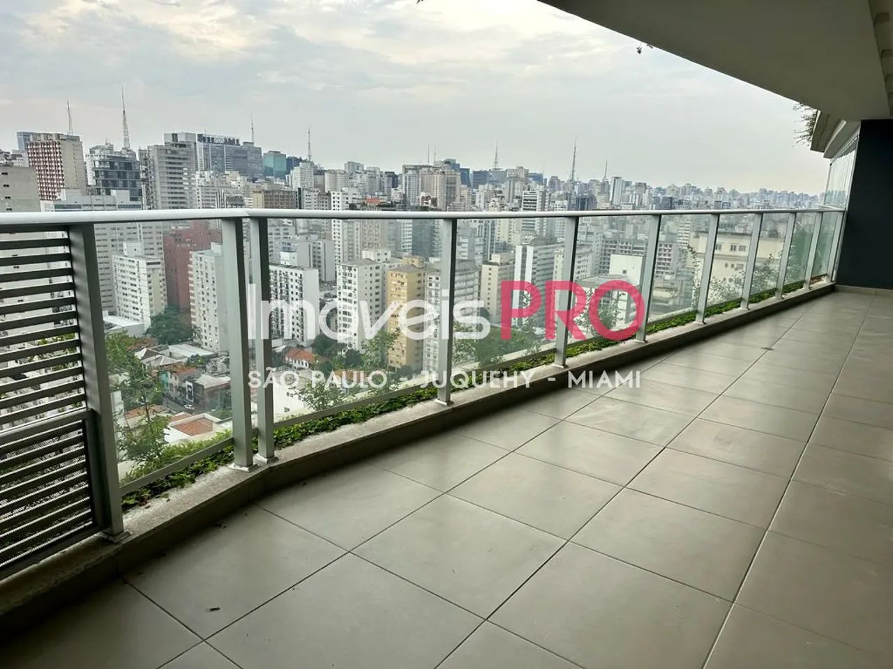 Duplex de 196m² no Jardins. No contra piso