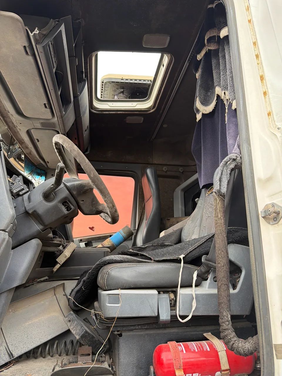 Cabine Scania G440 2012 para recuperar  - Foto 10