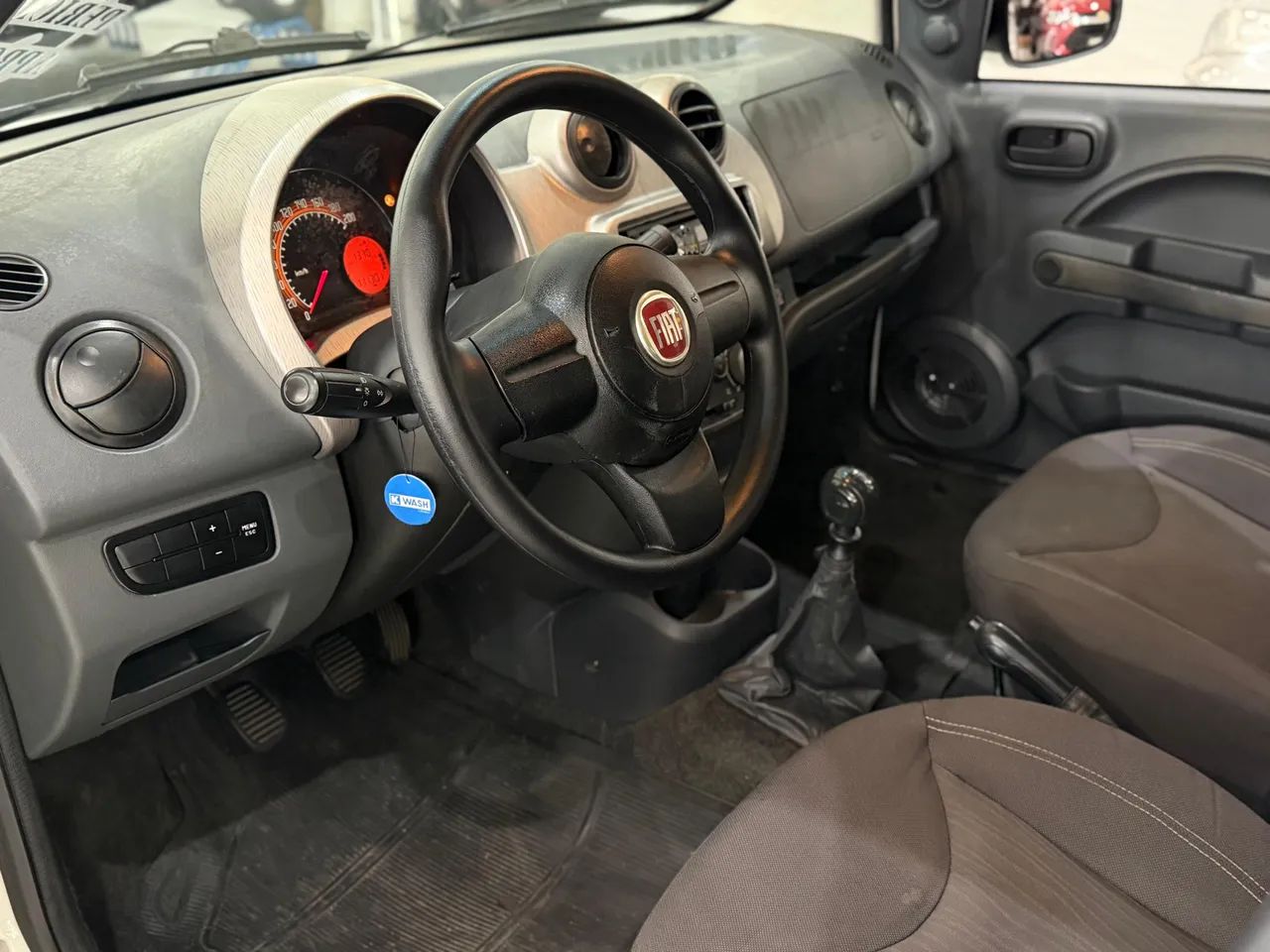 Fiat Uno WAY 1.4 EVO Fire Flex 8V 5P 2014 - Foto 4