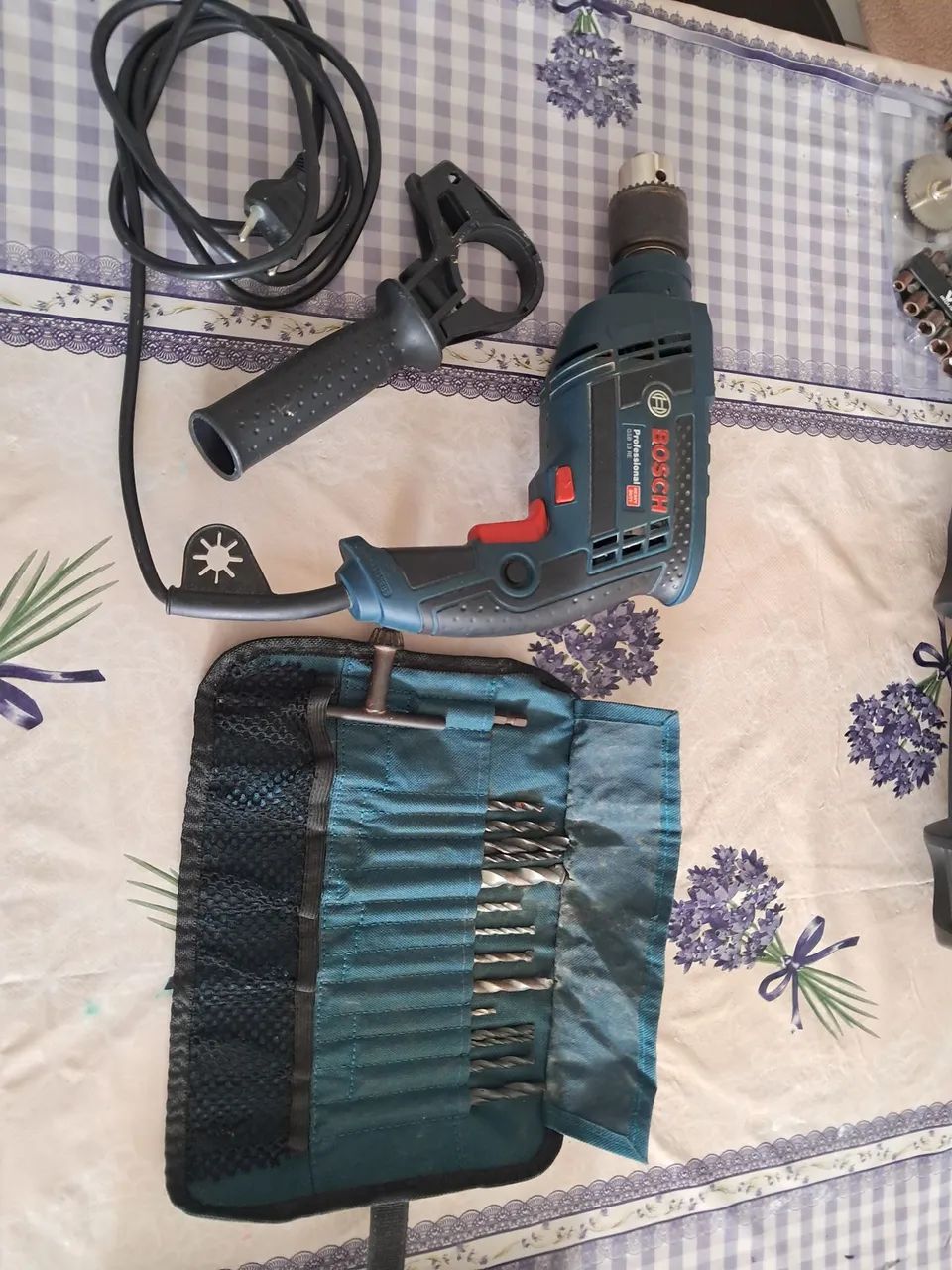 Furadeira Bosh 650w 220v - Foto 3