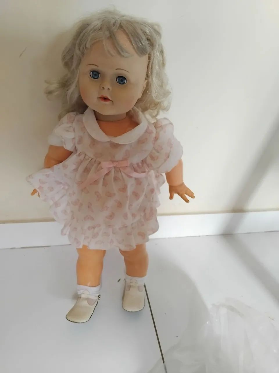 Boneca beijoca funcionando. 