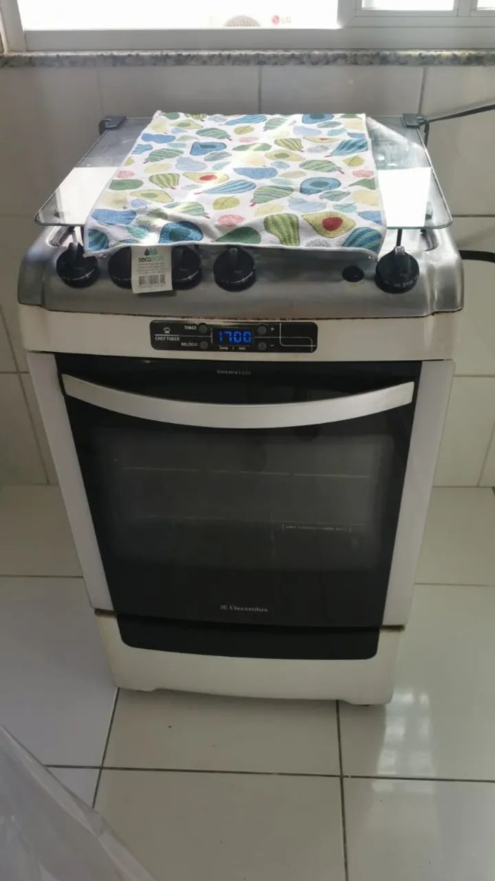 FOGÃO ELECTROLUX 4 BOCAS COM HORA E TIMER - Foto 2