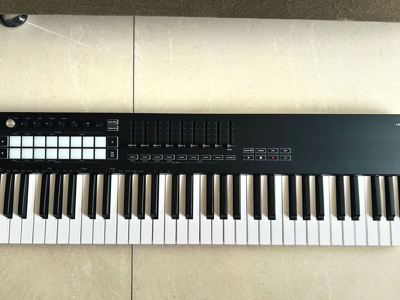 Teclado Controlador Novation LaunchKey 61 - Foto 3