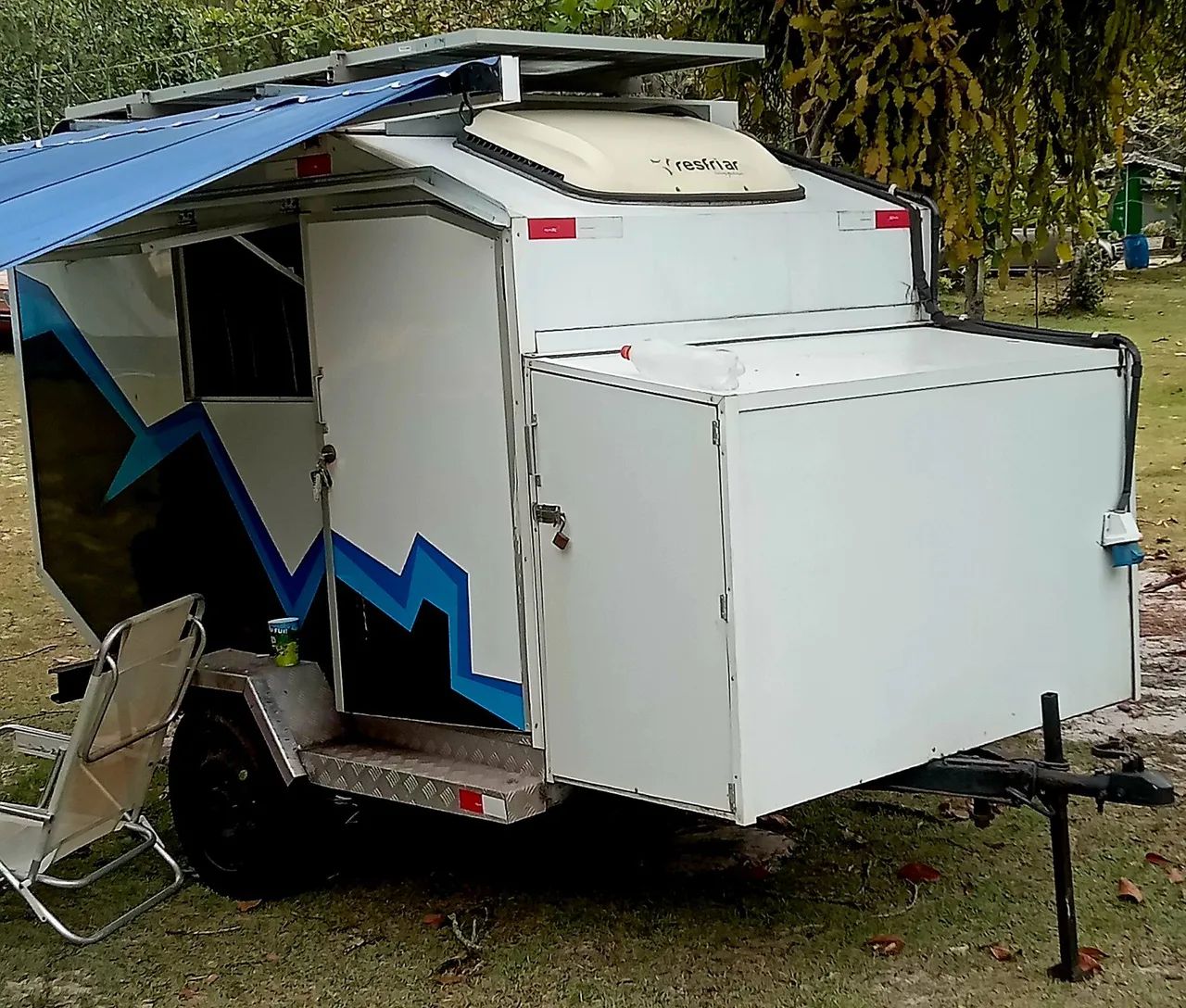 Camper trailer motorhome 