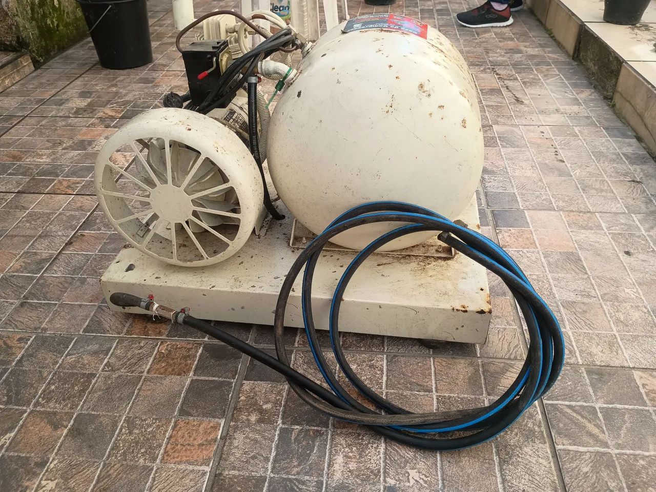 Compressor de ar R$600