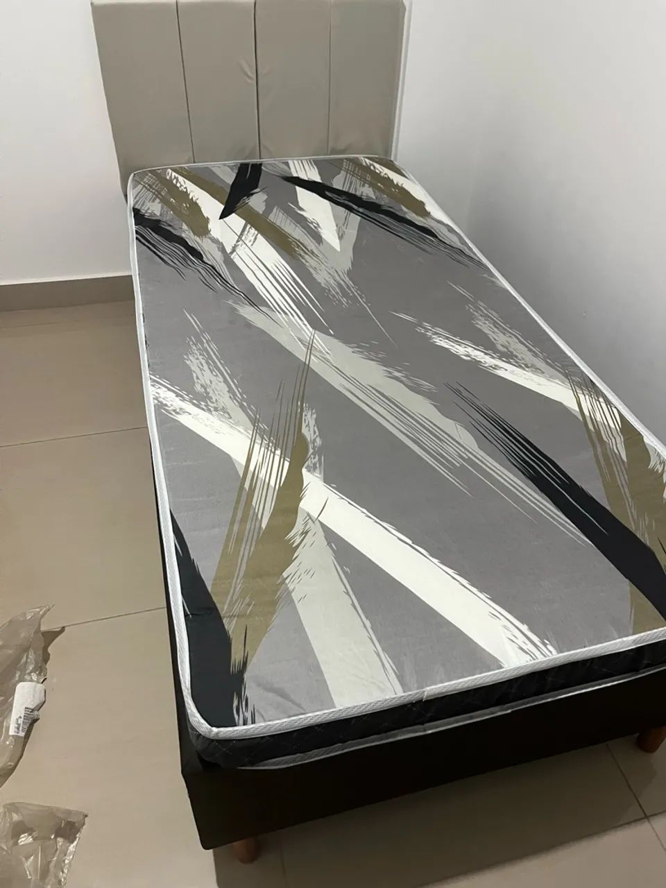 CAMA SOLTEIRO COMPLETA BASE COLCHÃO E CABECEIRA DE BRINDE  - Foto 4