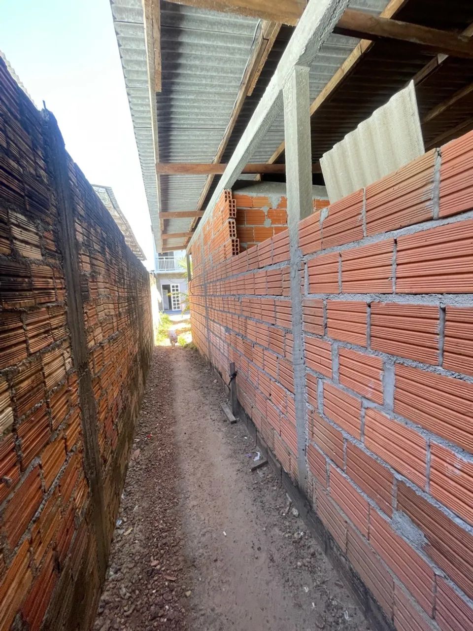 Casa com kitnet e um ponto inacabado - Foto 3