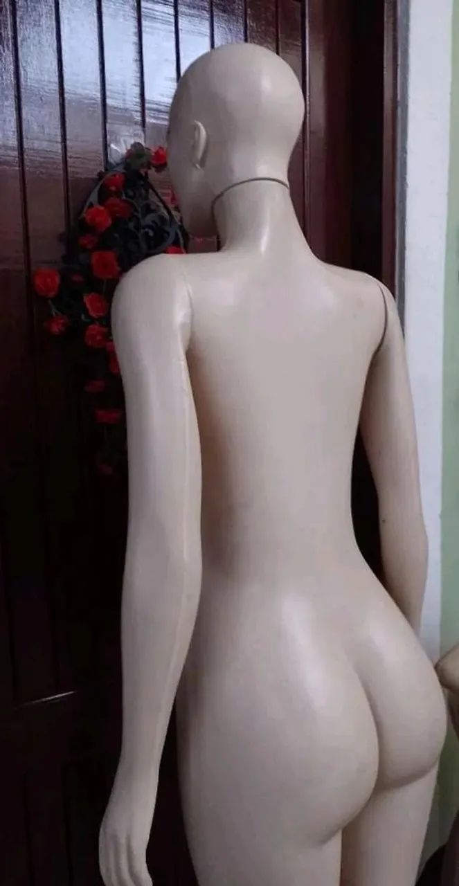 Manequim de corpo inteiro com suporte de pé  - Foto 5