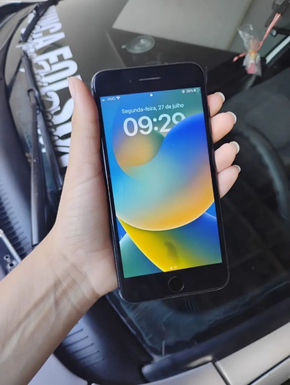 Vendo IPhone 8 Plus,  64 GB ,biometria funciona perfeitamente,  bateria 74% - Foto 2