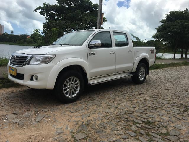 Hilux srv 2015 com controle top IPVA 20 PAGO