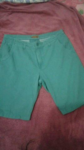 Bermudas e camisas