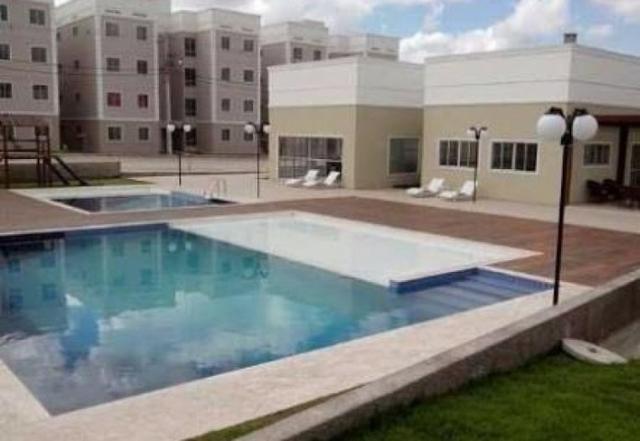 Apartamento 2/4 no Centro em Condomínio Fechado