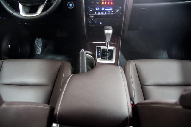 TOYOTA SW4 DSL 4X4 SRX AT 7S 19/20 - Foto 18