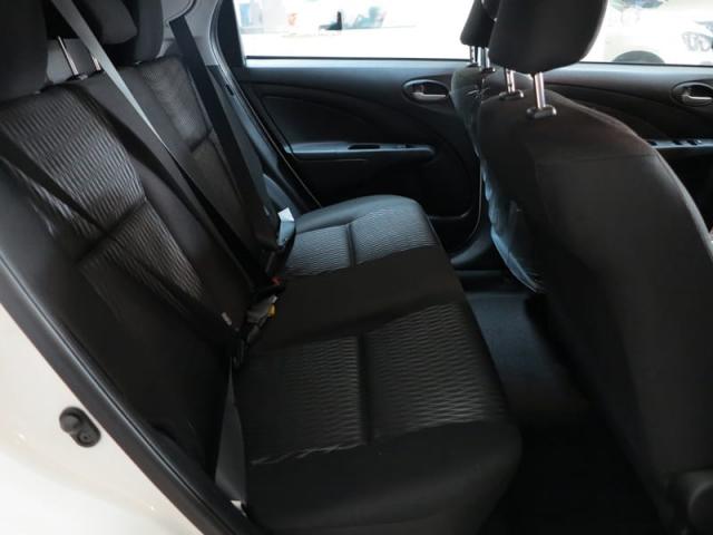 TOYOTA ETIOS HATCH X 13L AT 19/20 - Foto 12