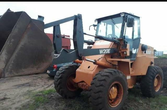 Pá Carregadeira W-20 E