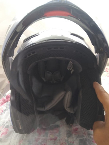 2 Capacetes semi novos
