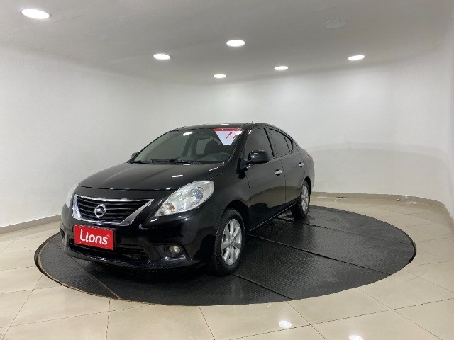 Nissan VERSA FLEX SL 1.6 16V 2014 em Paraná - SóCarrão