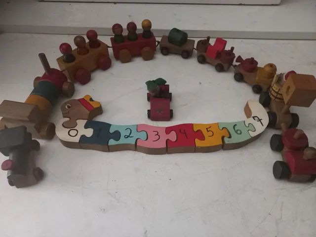 Conjunto antigo madeira trenzinho e centopeia  - Foto 3