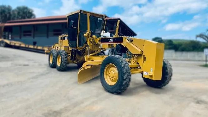 Motoniveladora Caterpillar 120H - Foto 2