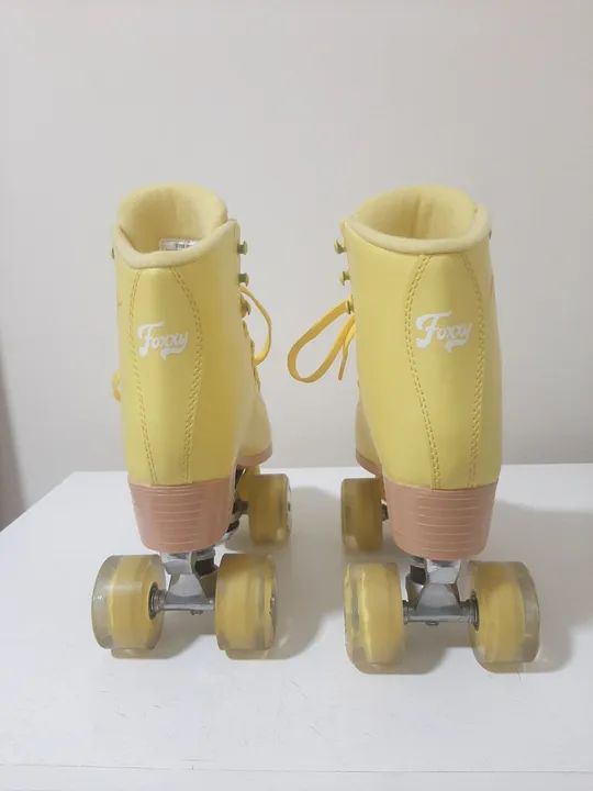 Patins Quad Traxart modelo Foxxy amarelo + cadarço refletivo - Foto 5
