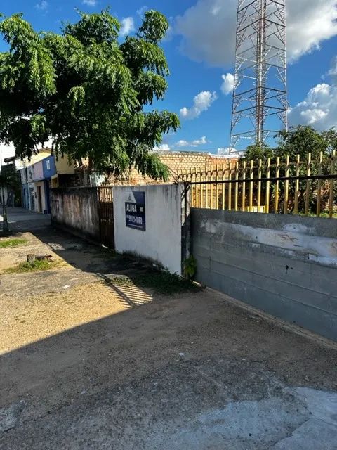 Locação. Terreno com 378 m2 na Rua José Magalhães. Centro.