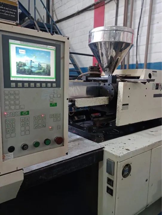 Máquina injetora  de plástico Borché 200 tn 2010 com servo - Foto 6