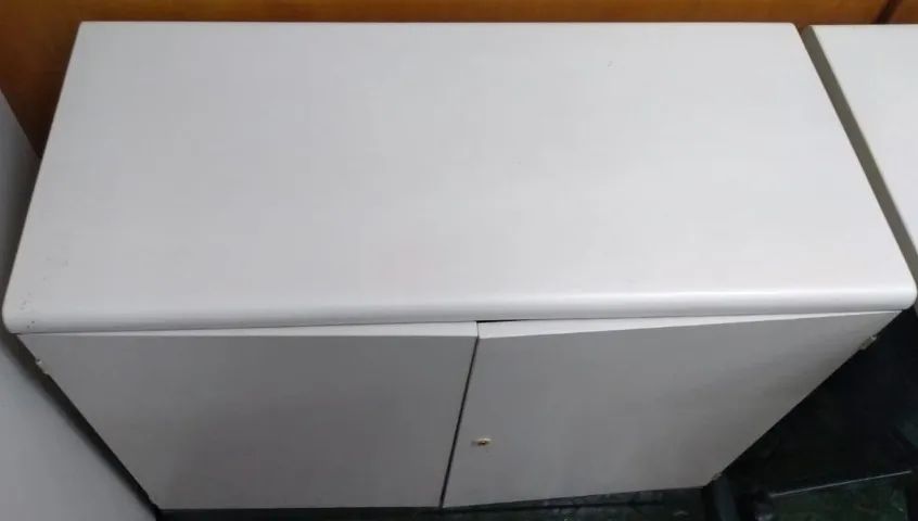 Armário Baixo com 2 divisórias Material em Arvoplac e base em Metal - Foto 4