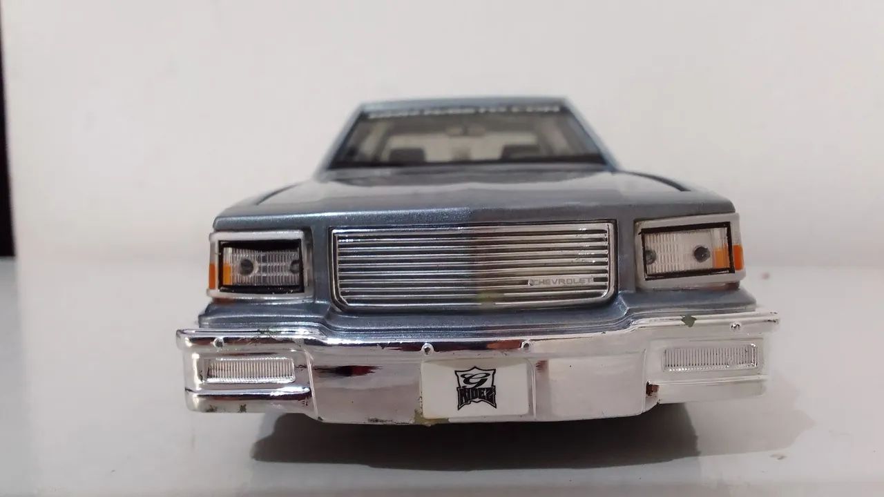Miniatura Chevrolet Caprice Maisto 1/26 - Foto 4
