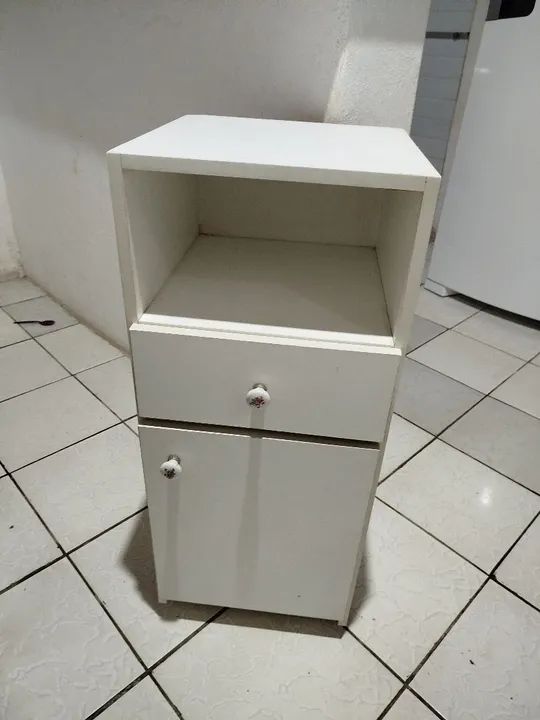 Móvel com gaveta