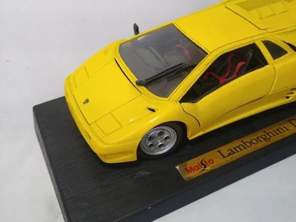 Miniatura Lamborghini Diablo 1990 Maisto 1/18 (com Base) - Foto 3