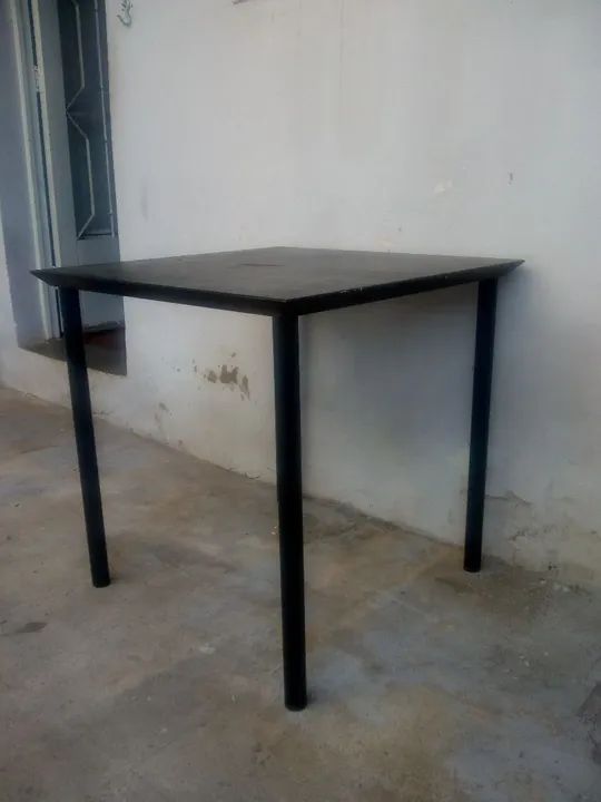 Mesa de ferro pequena, ótima para apartamento! - Foto 2