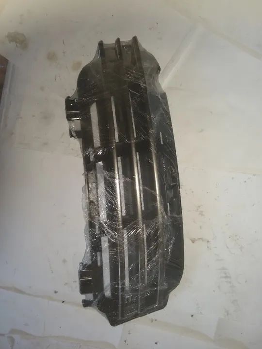 Grade inferior para-choque diant Esq Range Rover 13-21 CK5217F909 - Foto 3