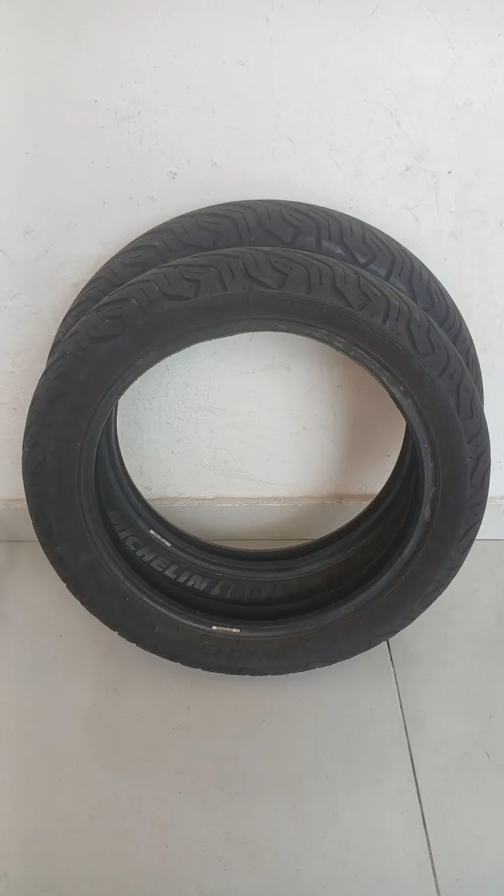 2 Pneus Michelin pra vender logo
