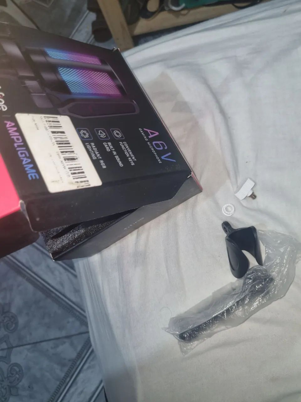 Microfone Gamer fifine A6V RGB com braço articulado 