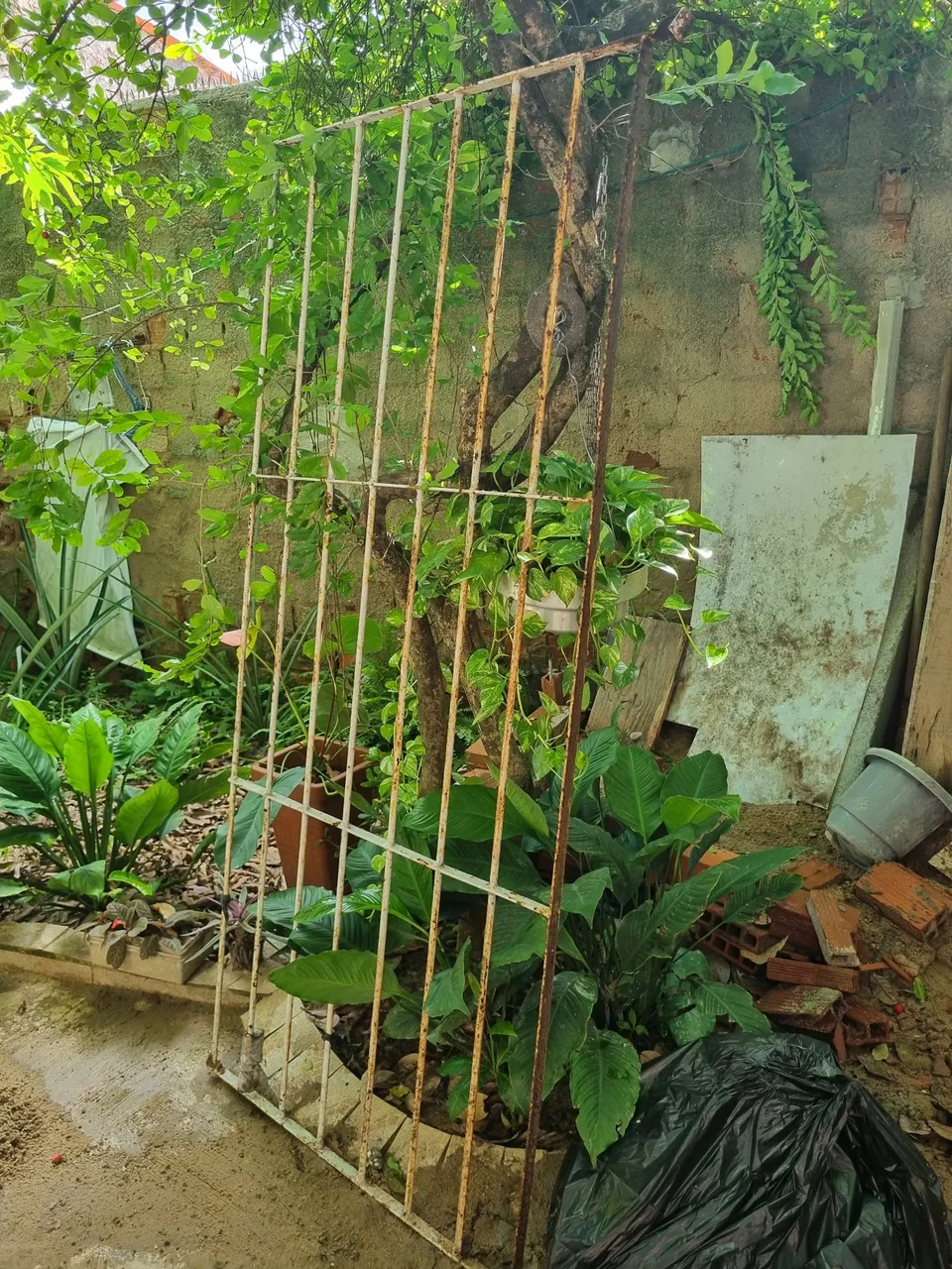 Grade de proteção para jardim