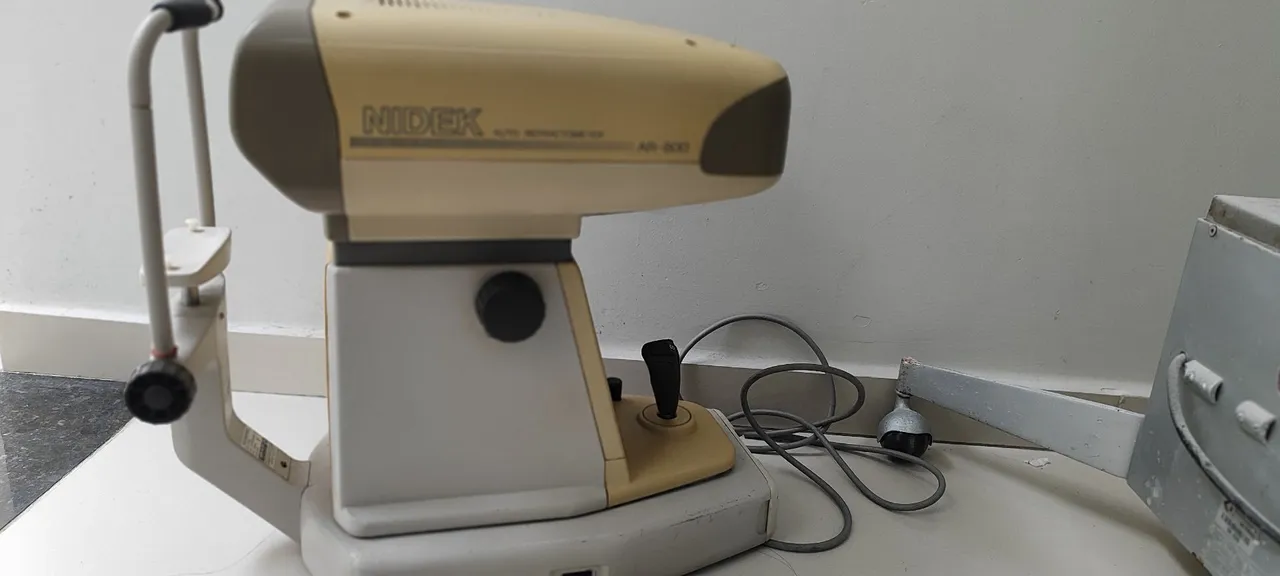 Refrator Nidek AR-800