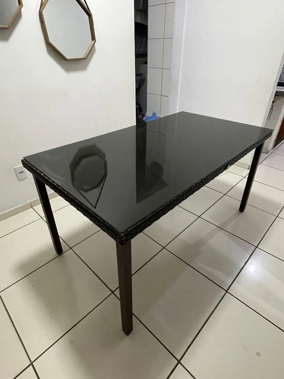 Mesa de Jantar Marrom tampo de vidro