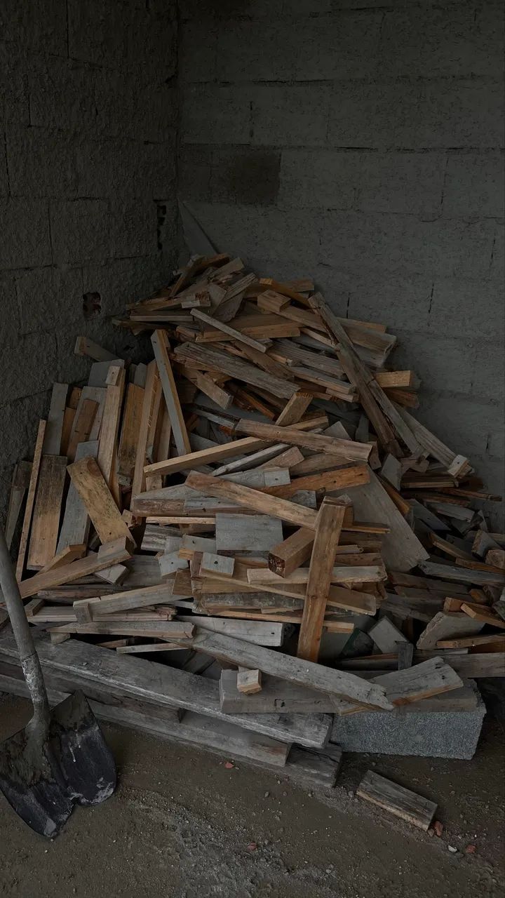 Madeira para construção (tábuas e gravatas)