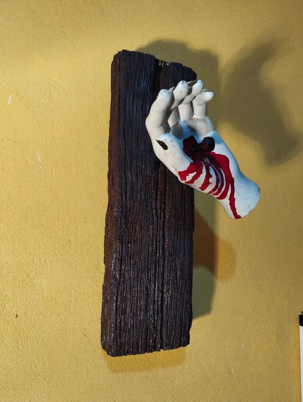 Escultura Mão de Cristo - Foto 4