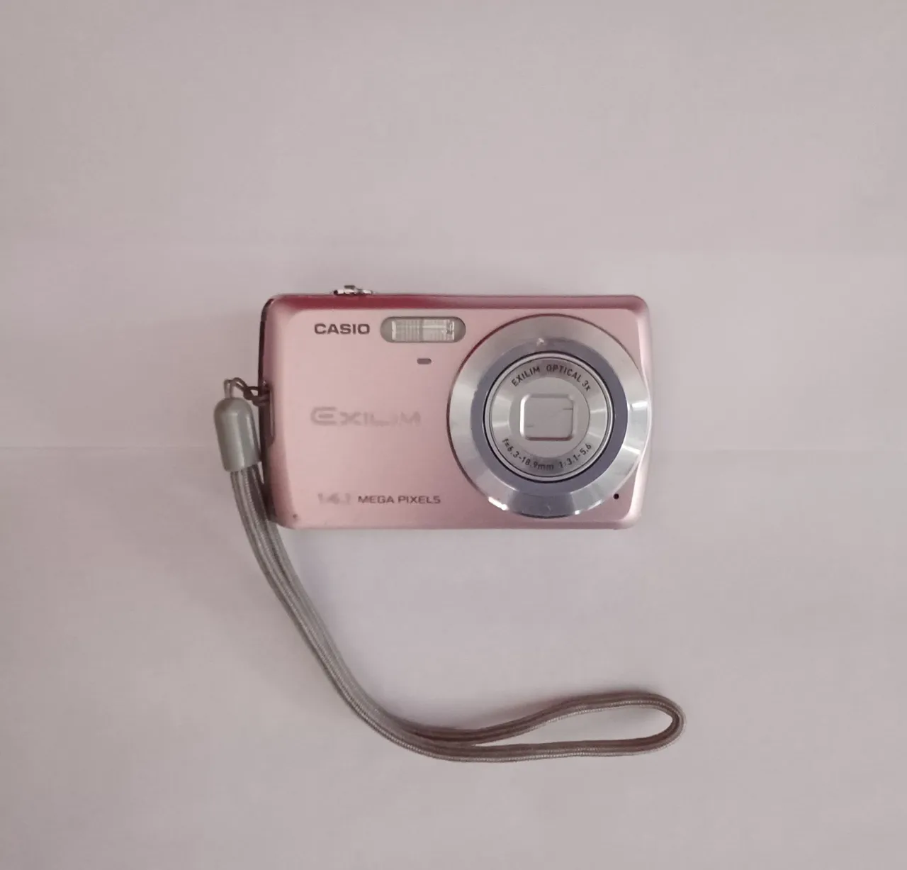 Câmera digital Casio Exilim ex-z37<br>14.1 megapixels