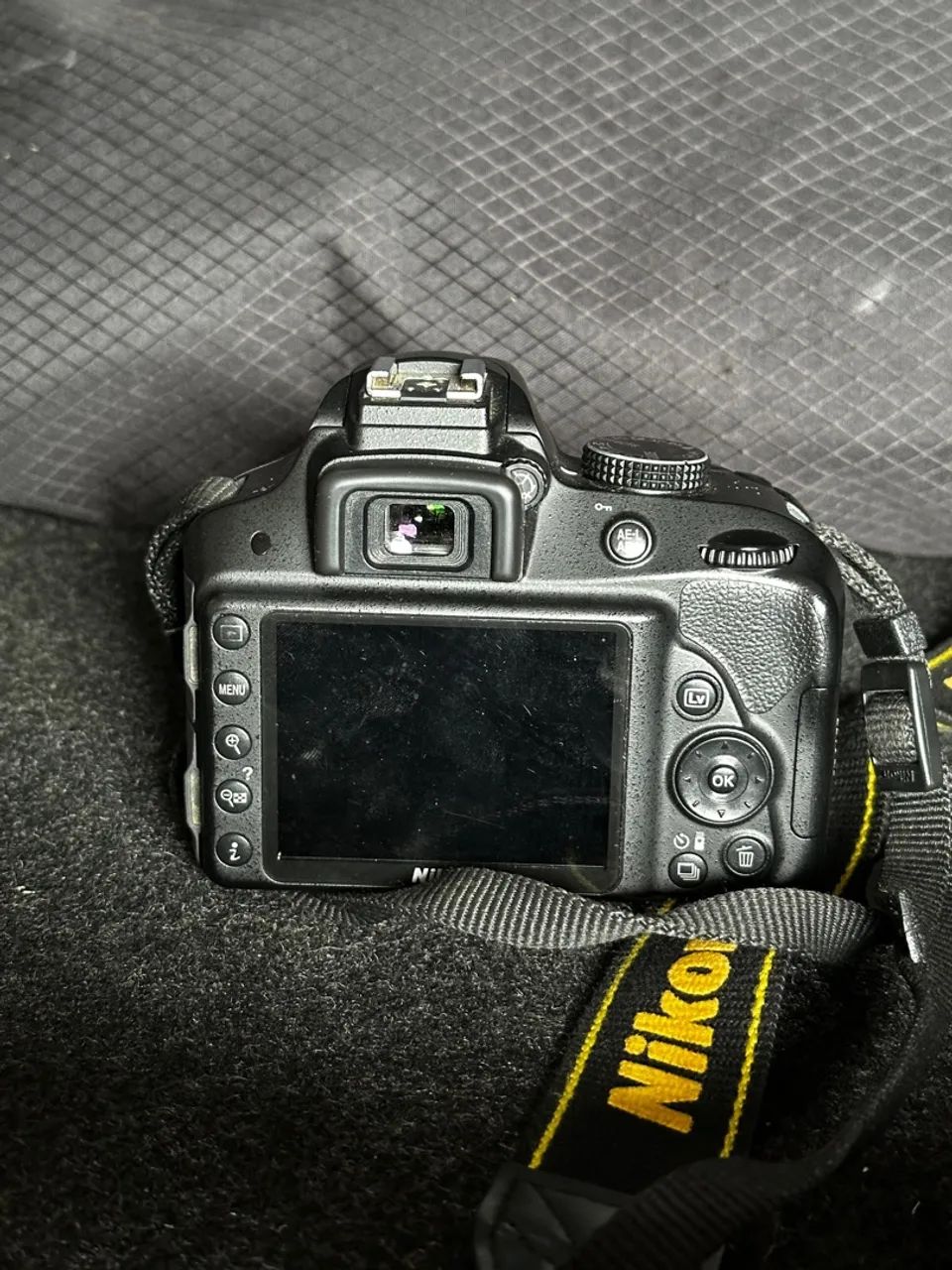 Nikon D3300 (usada) - Foto 3