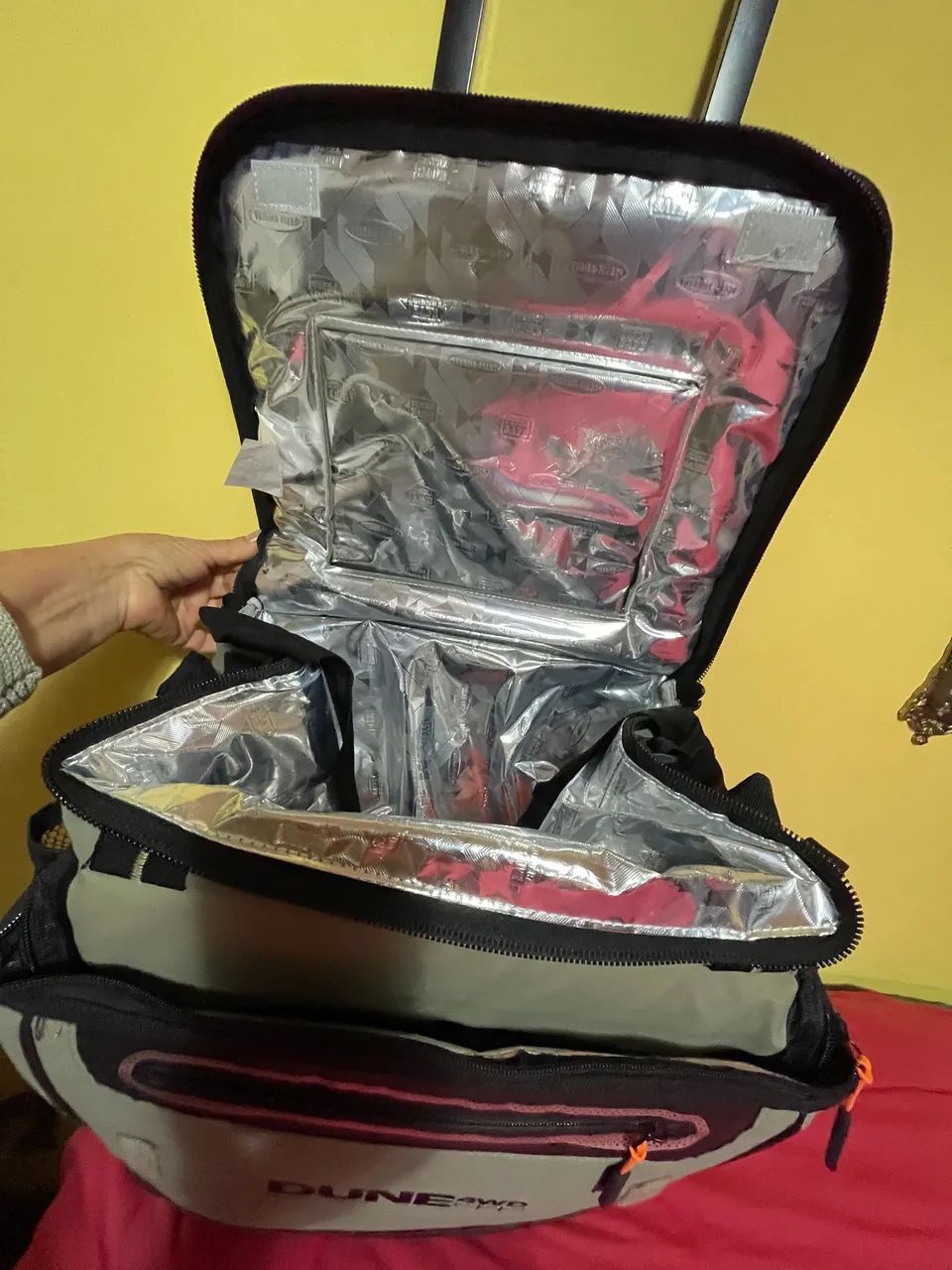 Bolsa térmica impermeável revestida de poliuretno 80 latinhas - Foto 2
