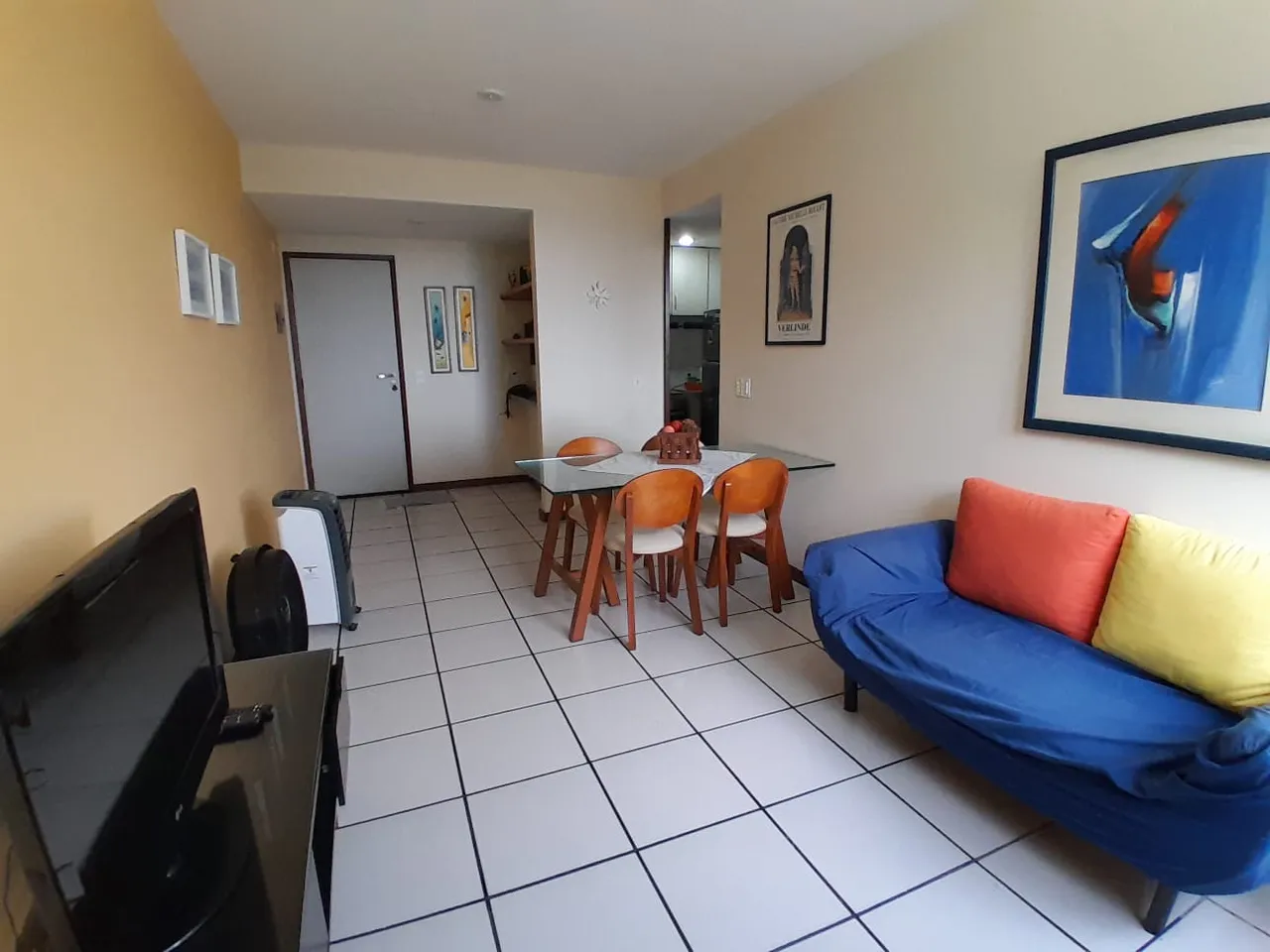 Apartamento Mobiliado 01 Quarto ,Ondina ,01 Garagem .