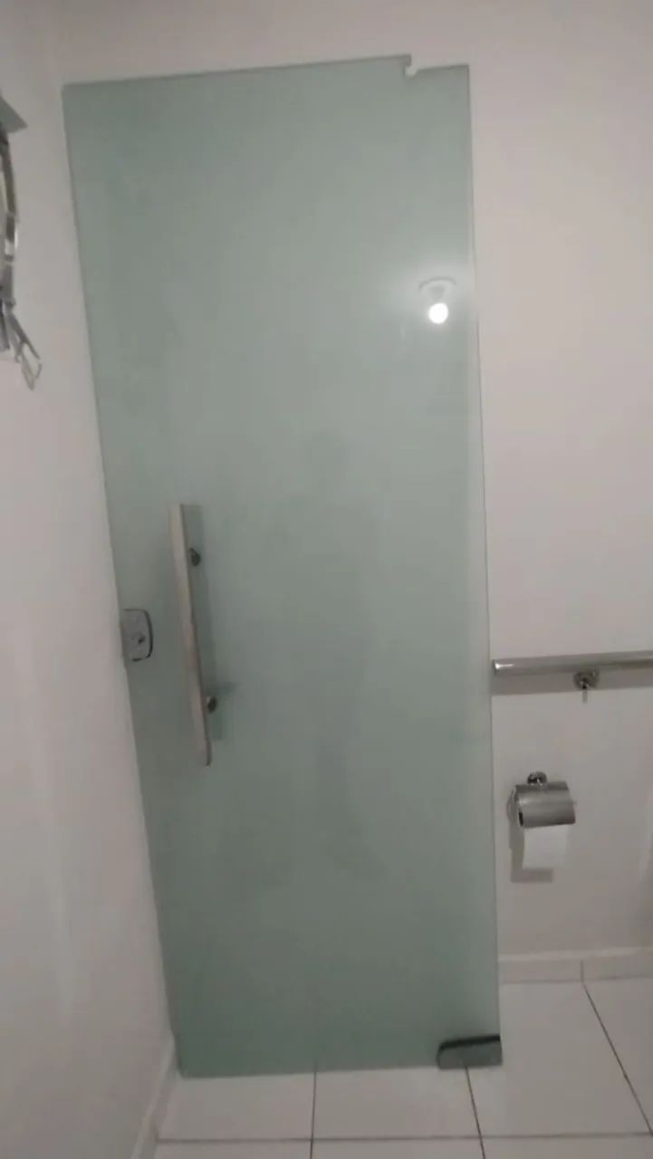 Porta de Vidro Temperado para Segurança Residencial