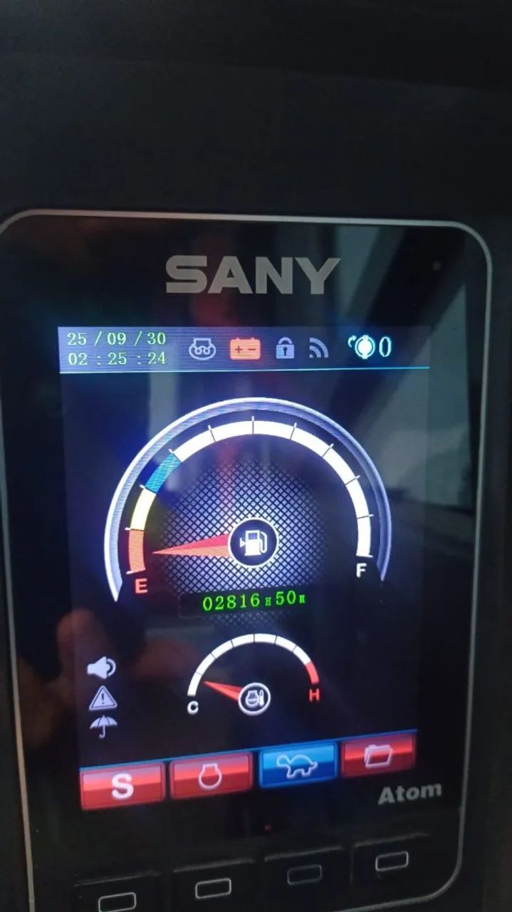 Mini escavadeira Sany SY35U ano 2021 com 2.816 horas.  - Foto 4