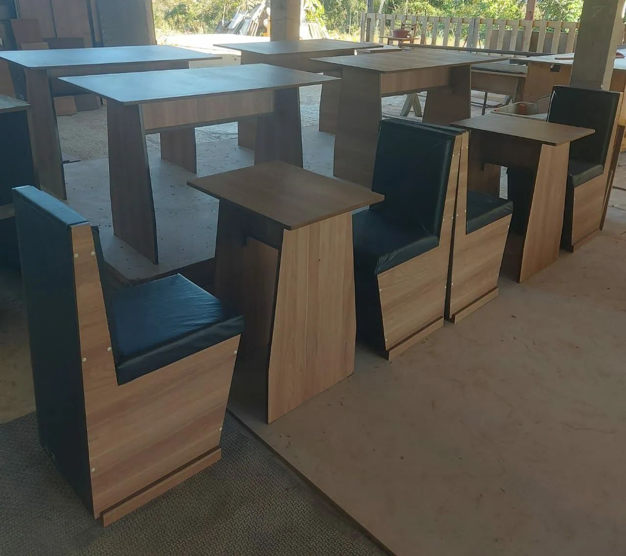  Cadeiras e Mesas para  bares  Restaurantes e lanchonetes  - Novo