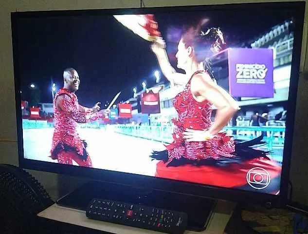 TV LED Philco 32'' Smart R$:650.00 - Foto 2