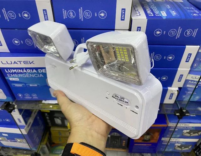 Lâmpada de Emergência 1200lm 7500k 8w Bivolt Luatek - Foto 5