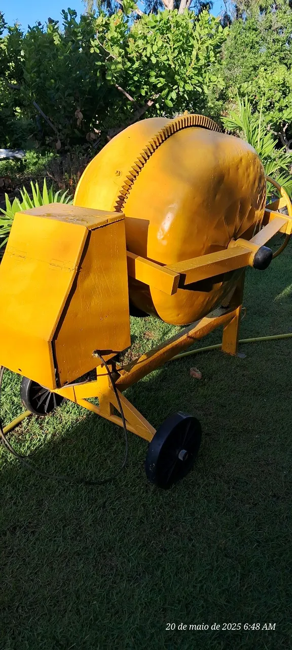 Betoneira com 400 litros super traço